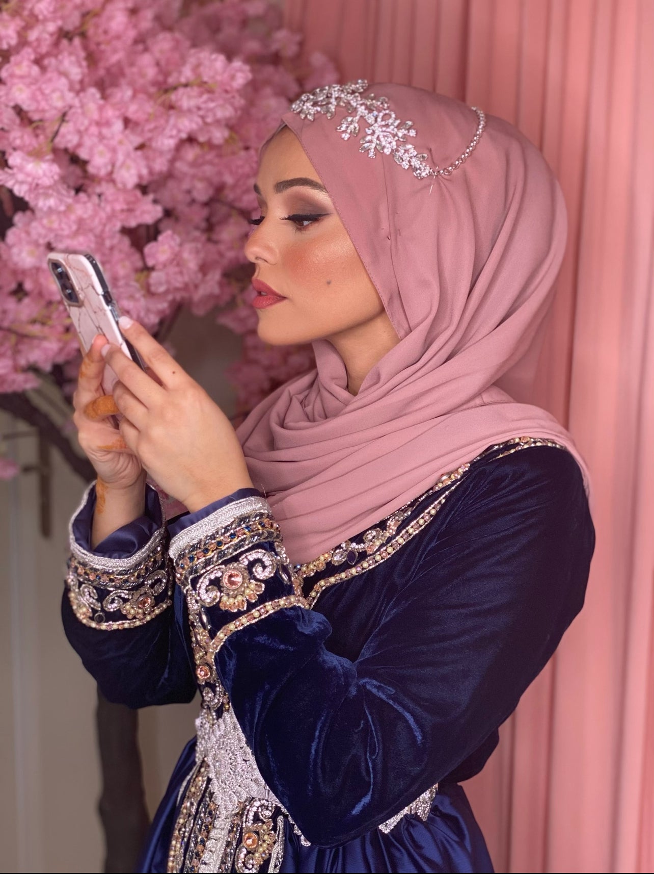 Hijab Jaune / Rose - Soie de Médine